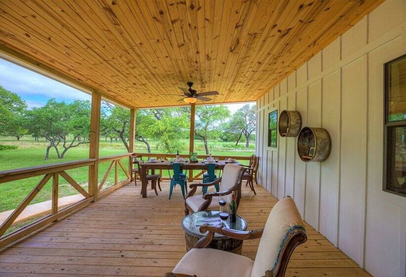 Luxurious Cottage On 3 Acre S In Fred Wine Country