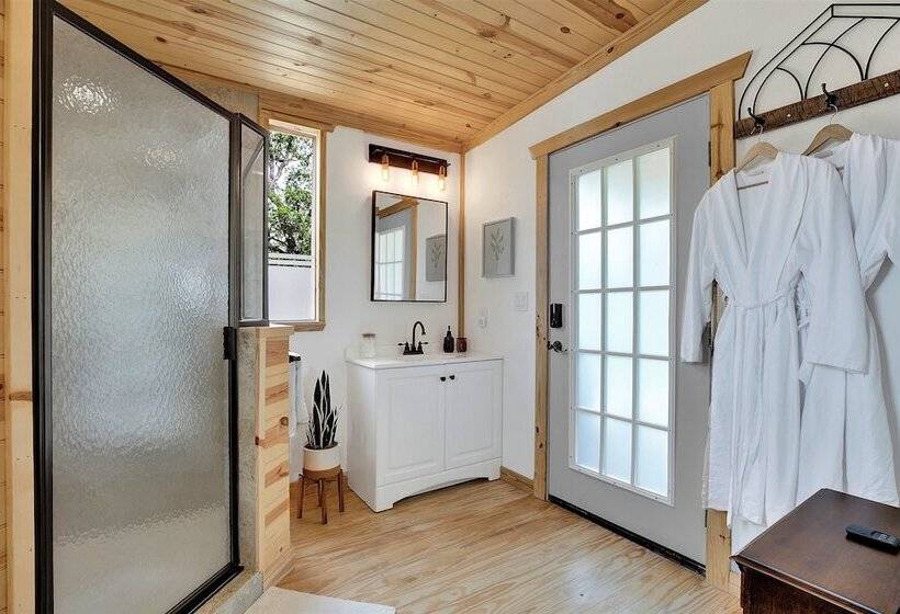 Luxurious Cottage On 3 Acre S In Fred Wine Country