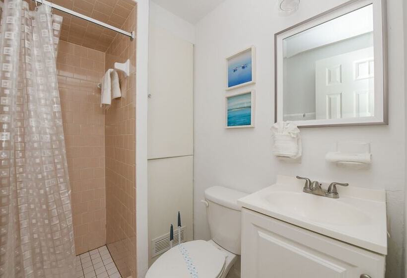 فندق على الطريق Captain S Quarters At Anna Maria Island Inn