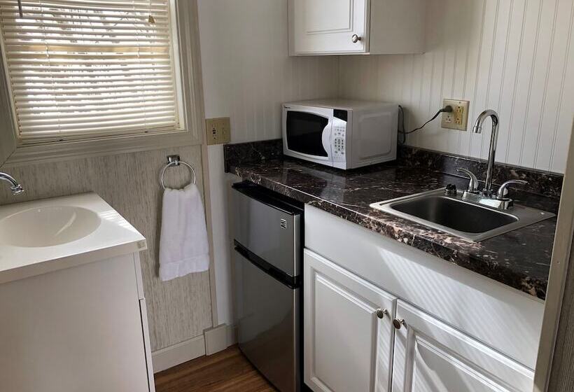 فندق على الطريق Island Pond Country Inn