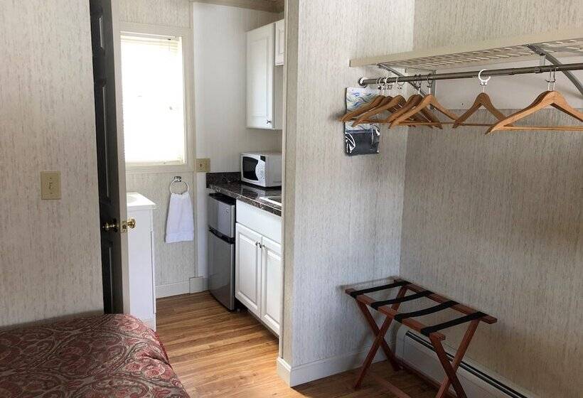 فندق على الطريق Island Pond Country Inn