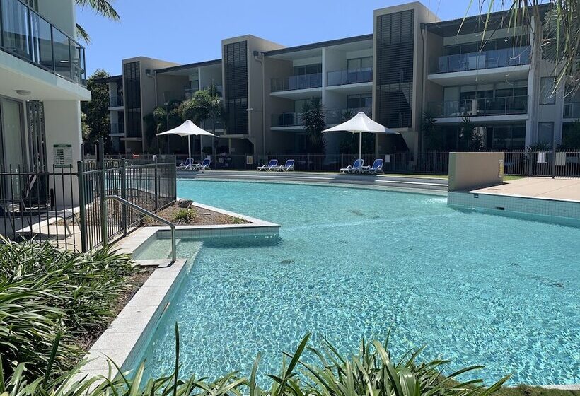 מוטל Magnetic Blue Waterfront Apartments