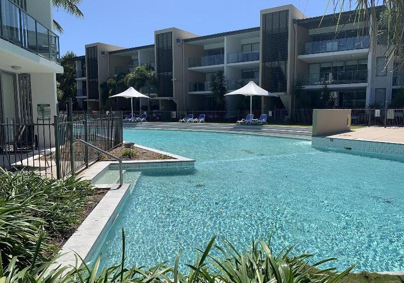 מוטל Magnetic Blue Waterfront Apartments