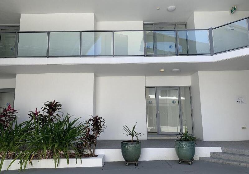 מוטל Magnetic Blue Waterfront Apartments