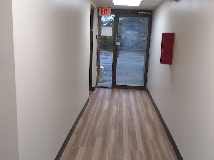 מוטל Red Crown Inn