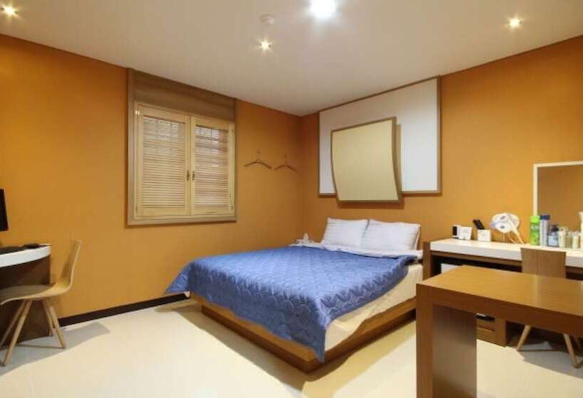 Motel Tongyeong Wow