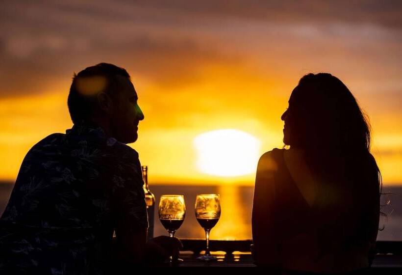 Outrigger Kona Resort And Spa