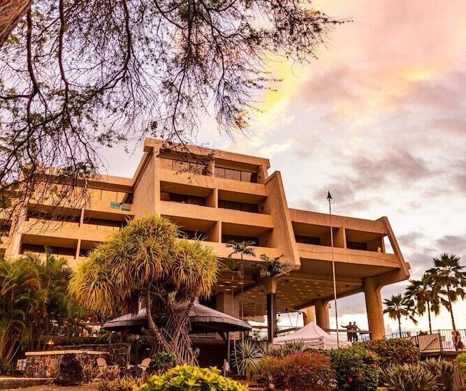 Outrigger Kona Resort And Spa