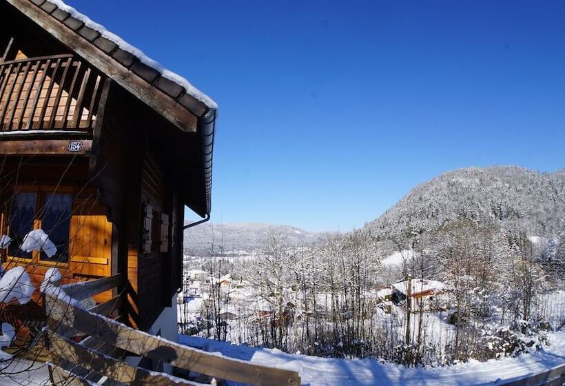 بنسيون A L Orée Du Bois