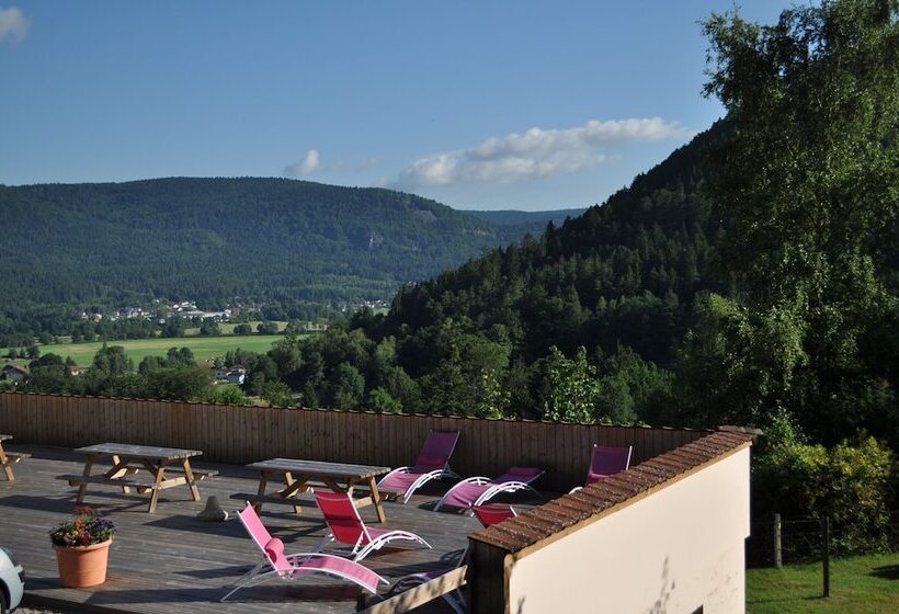 بنسيون A L Orée Du Bois