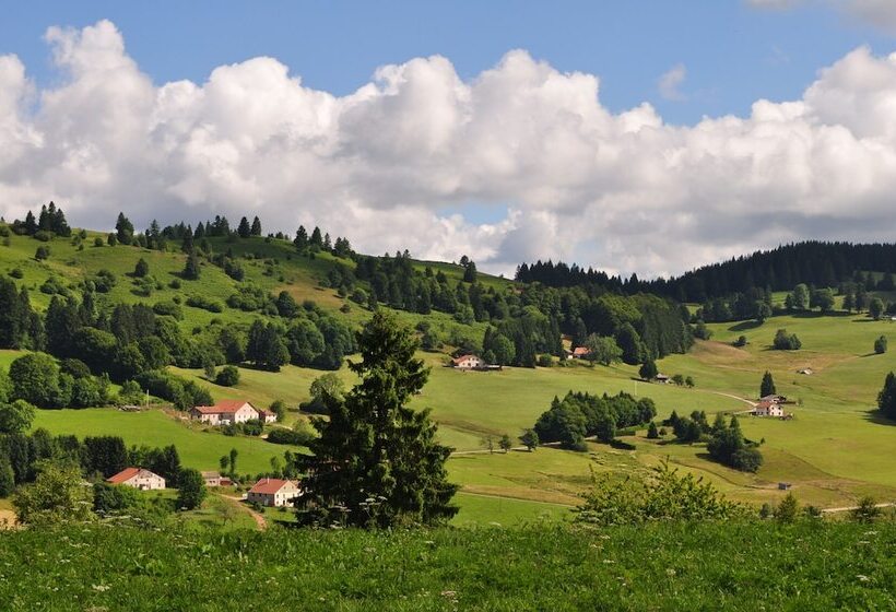 بنسيون A L Orée Du Bois