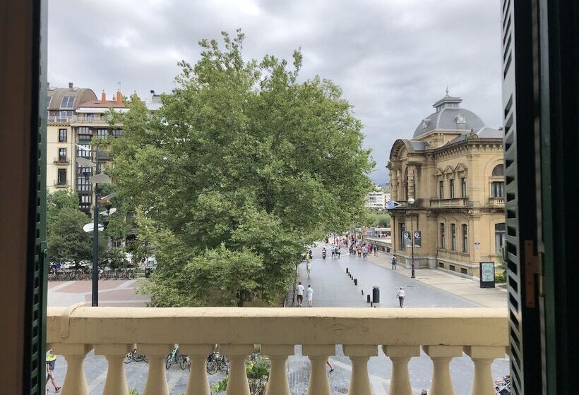 بنسيون Belle époque Self Check In Guest House