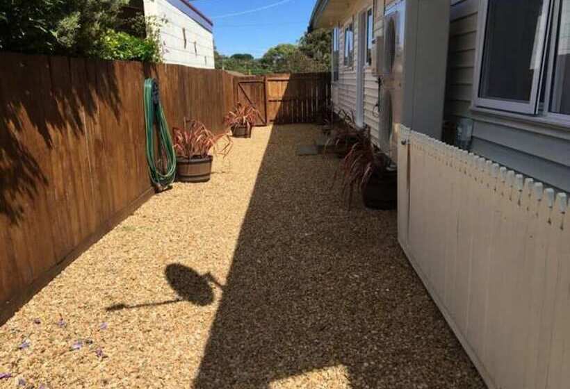 بنسيون Bluefin Tuna Fishermen Whale Watching