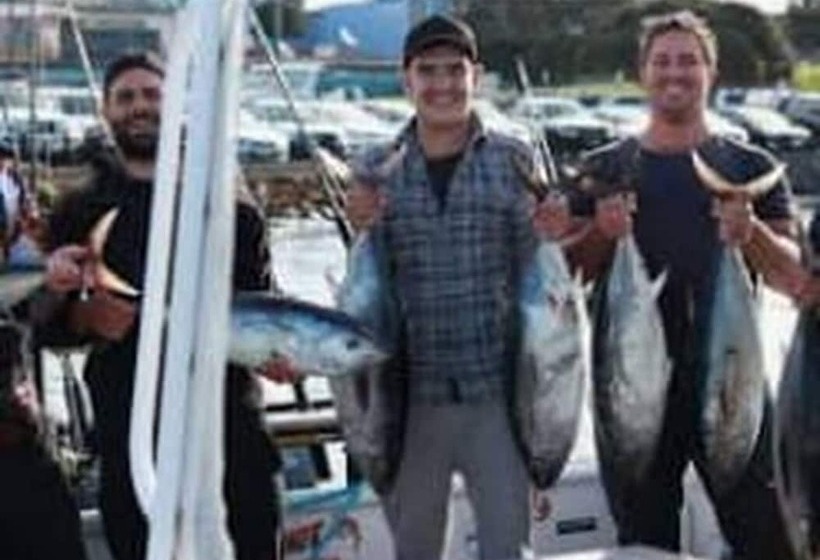 بنسيون Bluefin Tuna Fishermen Whale Watching