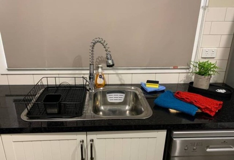 بنسيون Bluefin Tuna Fishermen Whale Watching