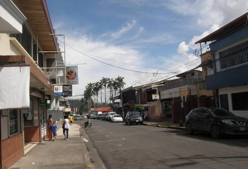 پانسیون Casa De Lis Hotel & Tourist Information Centre