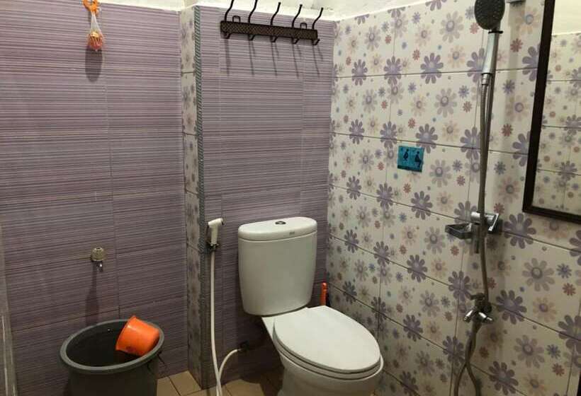 بنسيون Guest House Nasyauqi Kuala Tanjung