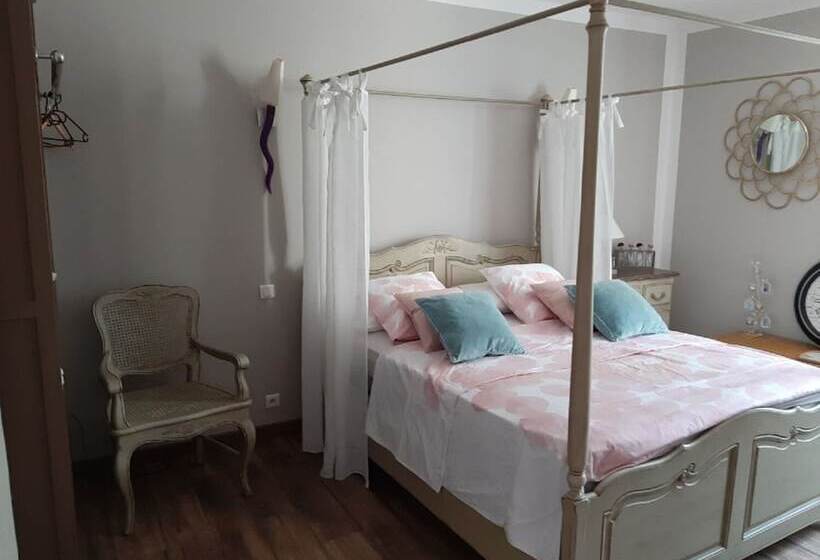 펜션 Le Mas De La Chadenière