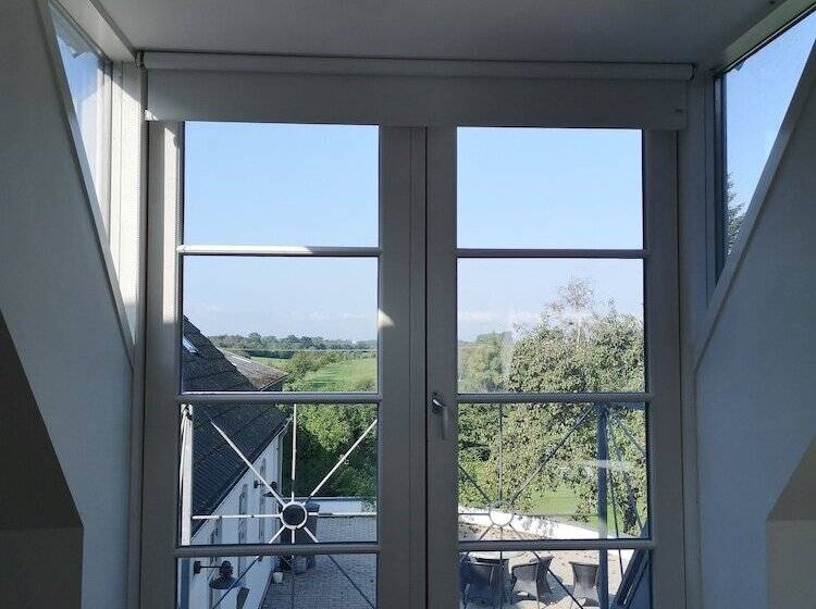 ペンション Midtgolf Guest House