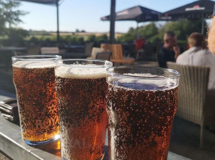 ペンション Midtgolf Guest House