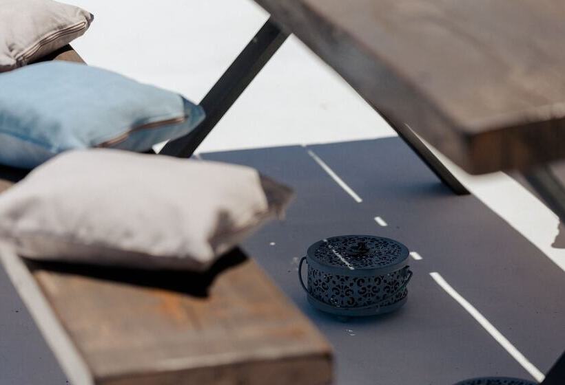 פנסיון Sea View Studio With A Barbecue Area On The Terrace Of The Building A Smart Tv