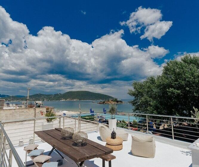 פנסיון Sea View Studio With A Barbecue Area On The Terrace Of The Building A Smart Tv