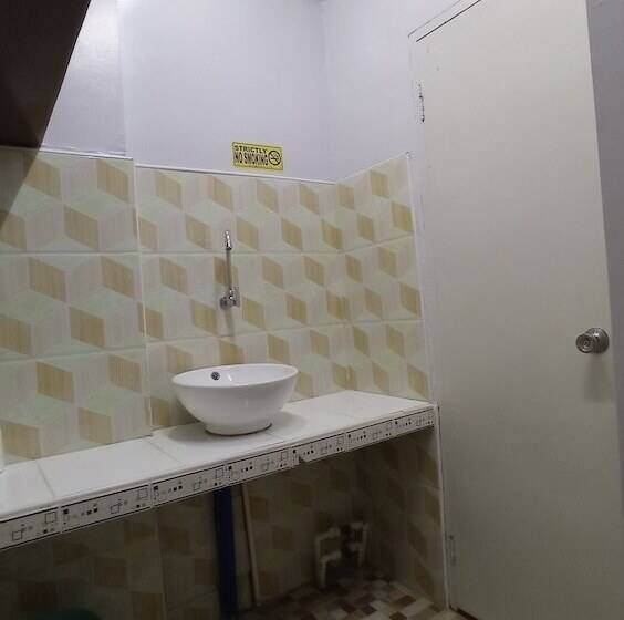 پانسیون Serge Kafe Apartelle