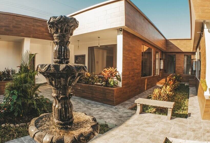 پانسیون Toucan Platinum Suites Apart