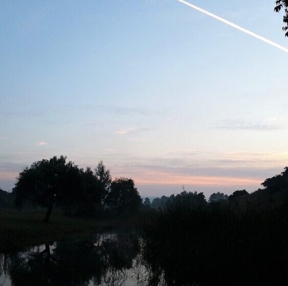 פנסיון Troutways Private Retreat