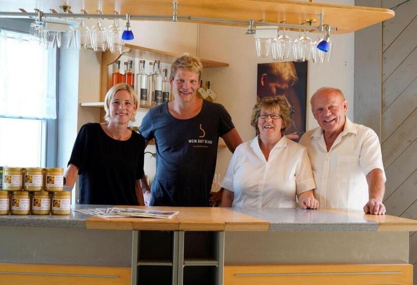 Пансион Weingut Martin Blass