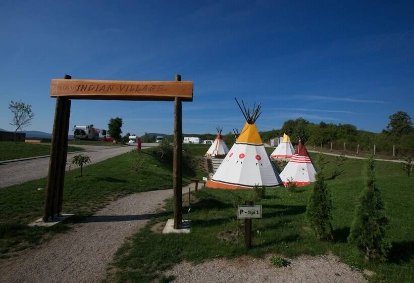 منتجع Indian Village Tipi Tent