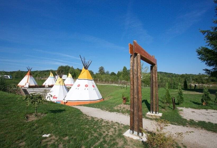 منتجع Indian Village Tipi Tent