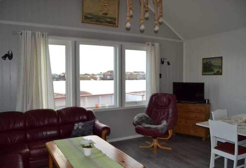 منتجع Sjøstrand Rorbuer V Børge Iversen As