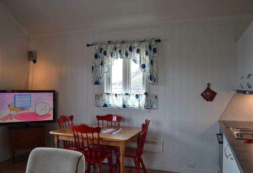 منتجع Sjøstrand Rorbuer V Børge Iversen As