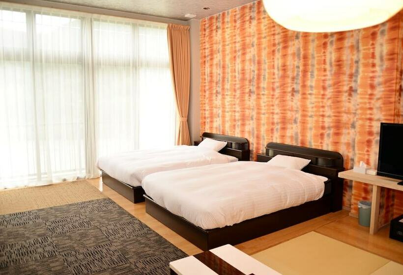 ریوکان Hitoyoshi Onsen  Kumamura