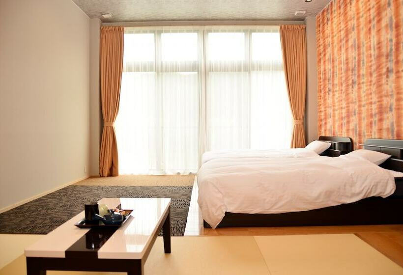 ریوکان Hitoyoshi Onsen  Kumamura