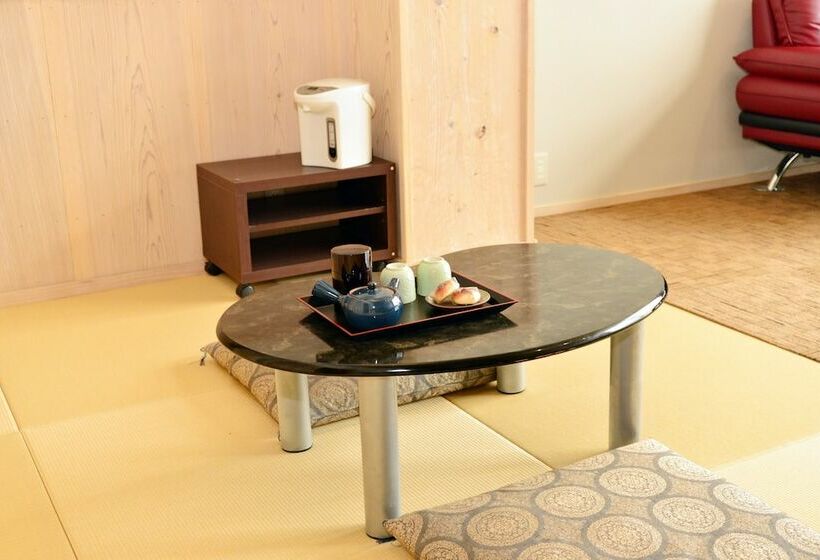 ریوکان Hitoyoshi Onsen  Kumamura