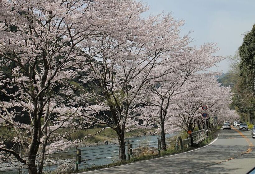 ریوکان Hitoyoshi Onsen  Kumamura