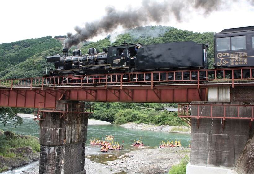 ریوکان Hitoyoshi Onsen  Kumamura