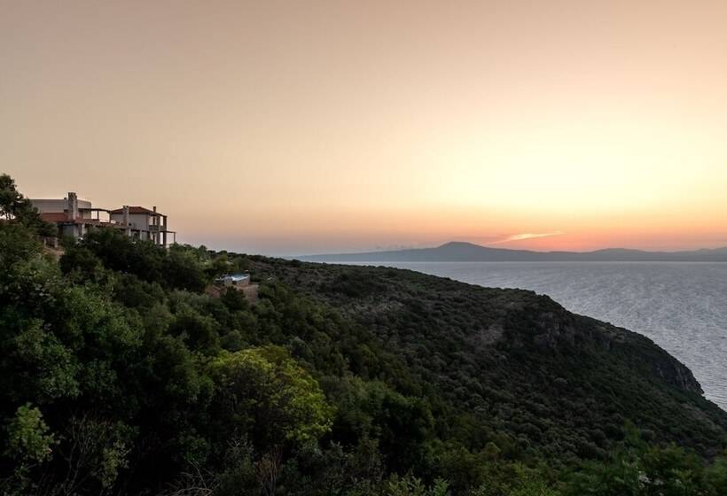 Searocks Exclusive Villas Resort