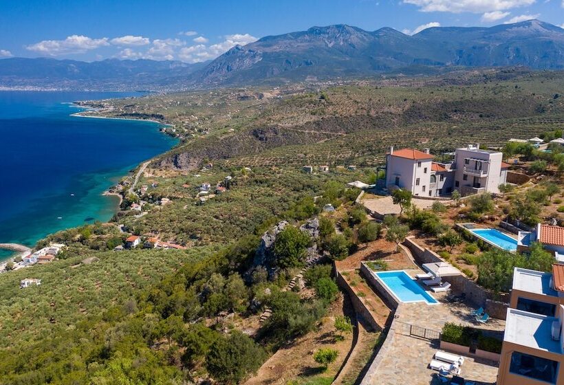 Searocks Exclusive Villas Resort