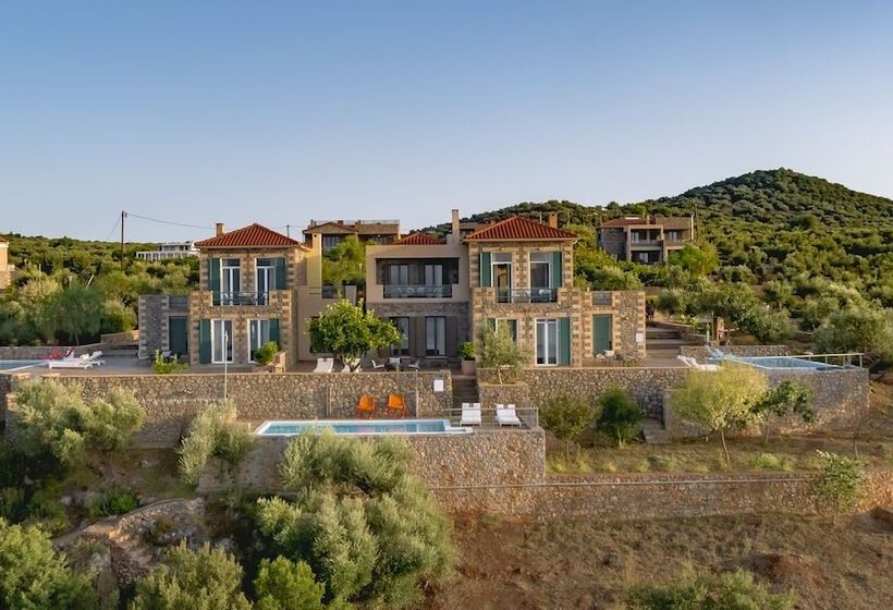 Searocks Exclusive Villas Resort