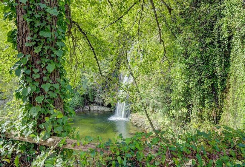 Small Cottage With A 17th Century Hydraulic Mill