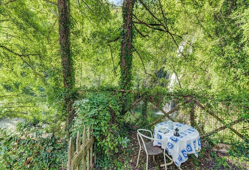 Small Cottage With A 17th Century Hydraulic Mill