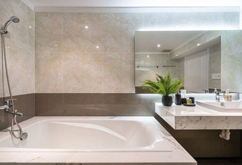 Stephen Luxury Apartments