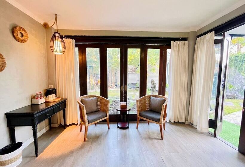 The Jungle Hostel Canggu