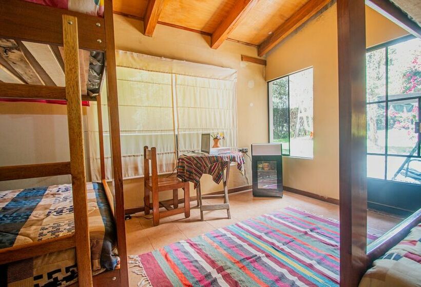 Yakumama Hostel Y Restaurant