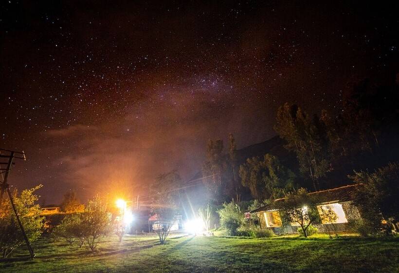 Yakumama Hostel Y Restaurant