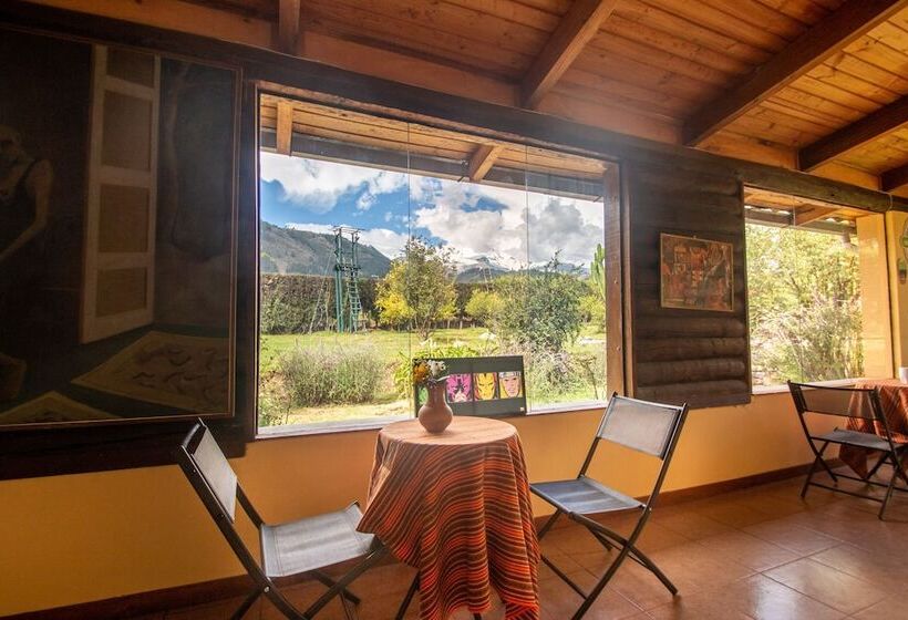 Yakumama Hostel Y Restaurant