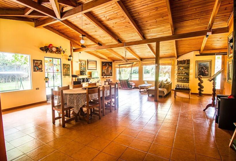 Yakumama Hostel Y Restaurant